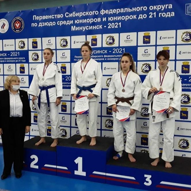 На юниорском первенстве Сибири борцы Алтайского края завоевали семь путёвок на первенство России