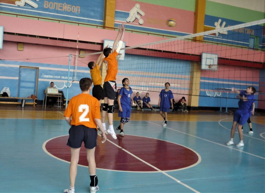 Спартакиада спортивных школ в Благовещенке, юноши 1993-1994 годов рождения. Ильяс Куркаев с партнером на блоке