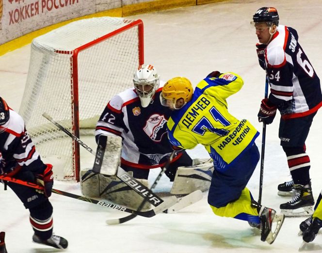 Фрагмент матча "Кристалл" - "Челны"