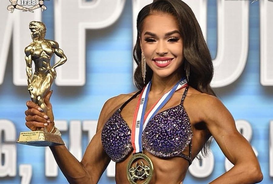 Татьяна Леер стала чемпионкой мира на дебютном для себя мировом форуме бодибилдеров