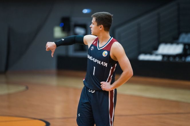 Суровый север. В Сургуте БК "Барнаул" уступил в очередном матче Суперлиги-1 местному "Университету-Югра" - 77:91