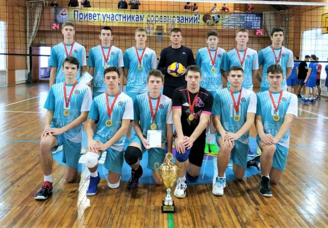 Команда юношей СШОР «Заря Алтая» - победители сибирского турнира на призы ООО «РУК»