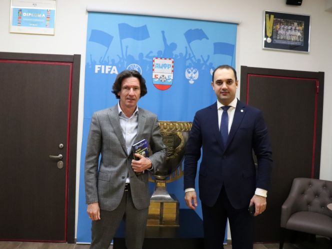 Алексей Смертин обсудил с президентом АМФР развитие мини-футбола в Алтайском крае 