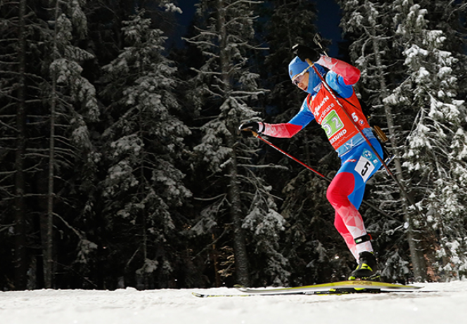 Даниил Серохвостов на дистанции бронзовой для России эстафеты этапа Кубка мира в Швеции. Фото: Nordic Focus