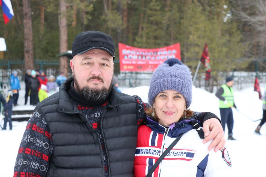 Александр Ивасишин («Союз ветеранов войн и вооруженных конфликтов «БРАТСТВО») и Ольга Орлова (АНО "Центр помощи семье "Светоч"). Фото: Александр Чёрный/"Алтайский спорт"