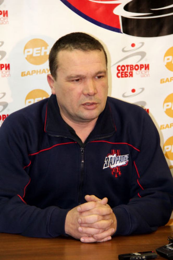 В повторном матче на своём льду «Алтай» выиграл у курганского «Зауралья-2» – 4:0 (фото).