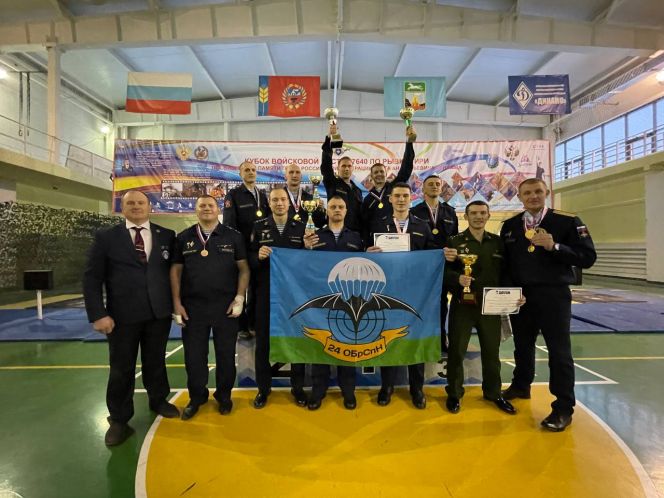 В Барнауле прошёл II Кубок в/ч 77640 в рывке гири памяти Героя России Олега Пешкова 