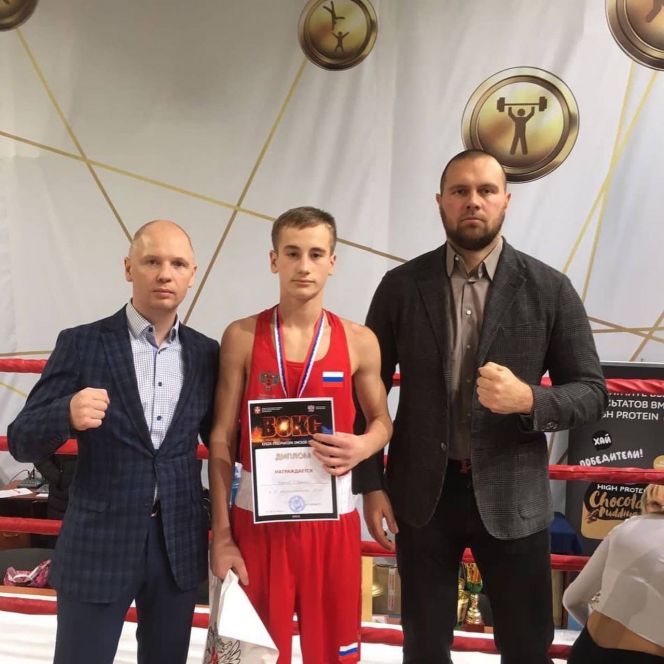  На Кубке губернатора Омской области алтайские боксёры завоевали шесть медалей