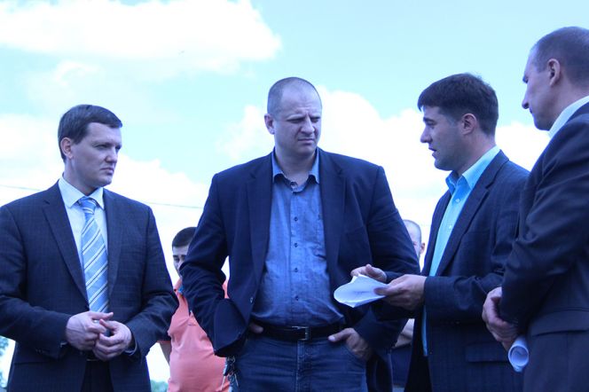 Заместитель губернатора Алтайского края Даниил Бессарабов проконтролировал ход строительства краевой ДЮСШ по гребле на байдарках и каноэ имени Константина Костенко.