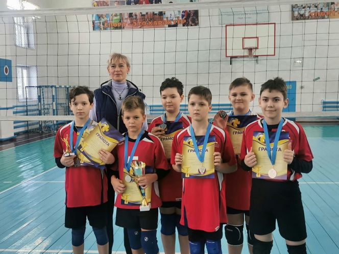 В Ребрихе и Заринске состоялись новогодние краевые турниры среди младших юношей и девушек 