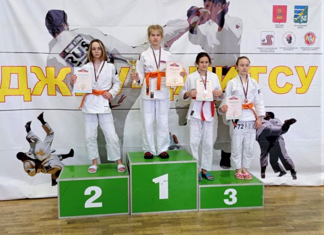 Виктория Сторожева – победитель, Алина Пискарь и Николай Федоскин – призёры первенства России