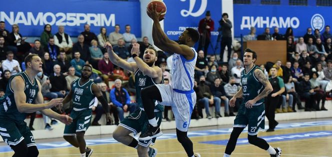 Фрагмент матча Суперлиги-1 "Динамо" (Владивосток) - "Руна" (Москва). Фото: РФБ