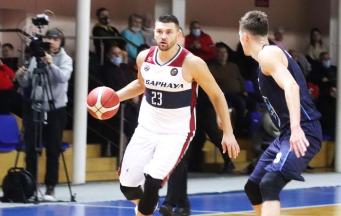 Месть на все сто!  Баскетболисты "Барнаула" взяли реванш у БК "Купол-Родники" (103:83) за поражение в первом круге 