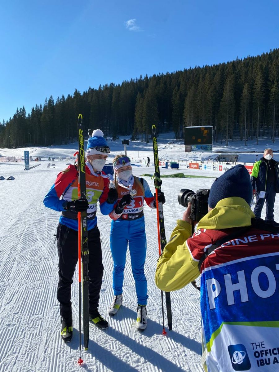 Анастасия Гришина в дуэте с Евгением Емерхоновым выиграли серебряную медаль в сингл-миксте на юниорском чемпионате Европы