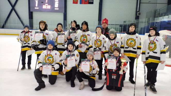 В Рубцовске на "Гимаев Арене" прошёл краевой финал турнира "Золотая шайба" среди юношей до 15 лет 