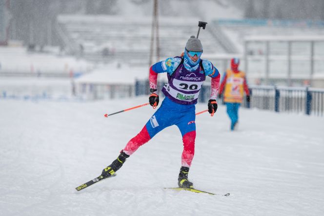 Олег Домичек (№29) на дистанции спринта. Фото: Алексей Никифоров