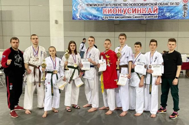 Алтайские спортсмены выиграли 21 медаль на открытом первенстве Новосибирской области в дисциплине "синкёкусинкай"