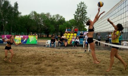 Алтайские волейболистки вышли в финал VII летней Спартакиады учащихся России по пляжному волейболу.
