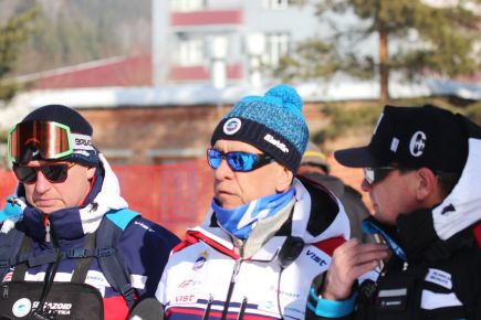 Рефери Сергей Петров, главный судья Сергей Кизилов, технический делегат FIS Андрей Обыскалов. Фото: Вадим Вязанцев / Алтайский спорт