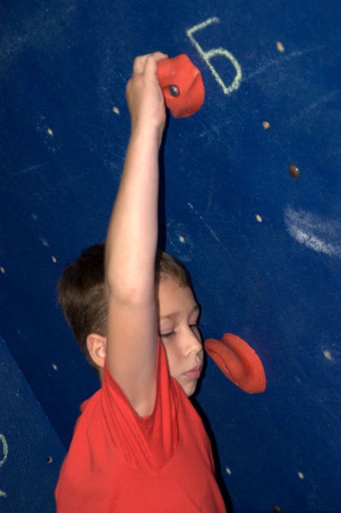 В фитнес-центре «Максима» прошли соревнования по скалолазанию (вид боулдеринг) среди детей дошкольного и младшего школьного возраста.