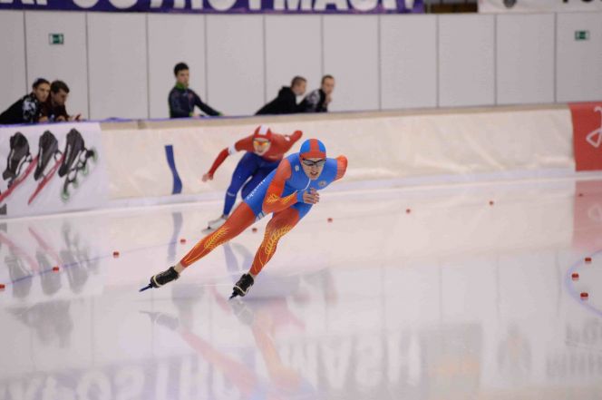 Владислав Серов лидирует на дистанции 