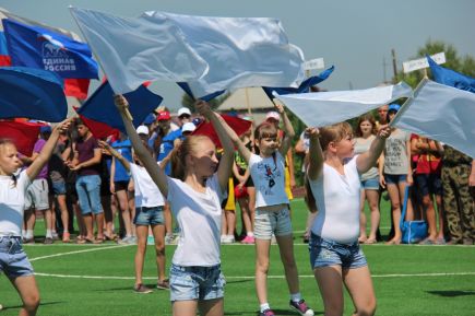 В Советском районе торжественно открылась спортивная площадка, построенная по проекту «Газпром – детям» (фото).  