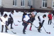 В Барнауле состоялся детский турнир по хоккею на валенках