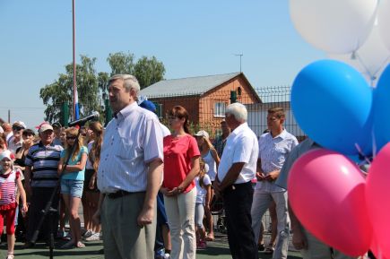 В Советском районе торжественно открылась спортивная площадка, построенная по проекту «Газпром – детям» (фото).  