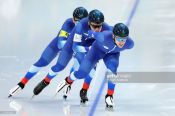 Российские конькобежцы выиграли серебро в командной гонке преследования