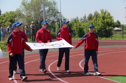 В Советском районе торжественно открылась спортивная площадка, построенная по проекту «Газпром – детям» (фото).  