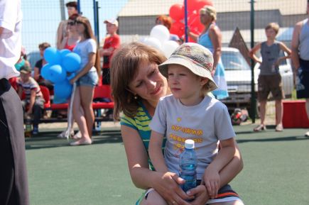 В Советском районе торжественно открылась спортивная площадка, построенная по проекту «Газпром – детям» (фото).  