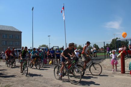 В Советском районе торжественно открылась спортивная площадка, построенная по проекту «Газпром – детям» (фото).  