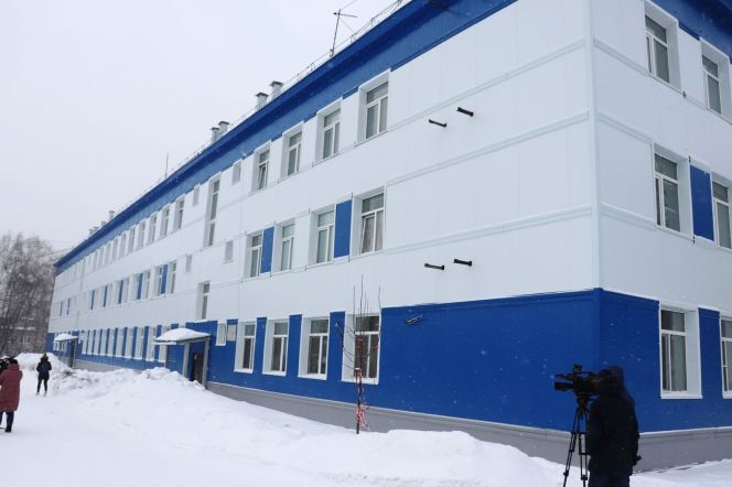 Барнаульские журналисты совершили второй выезд на места ремонта и строительства спортобъектов 