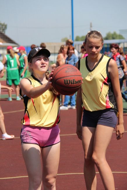 В Советском районе торжественно открылась спортивная площадка, построенная по проекту «Газпром – детям» (фото).  