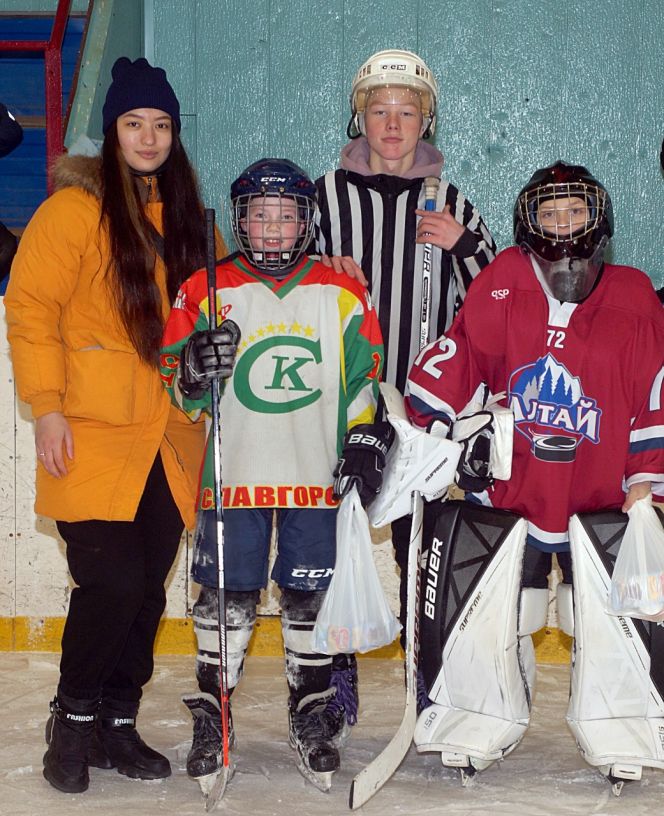 В Славгороде определились призёры турнира по хоккею среди юношей до 12 лет XLII краевой спартакиады спортивных школ 
