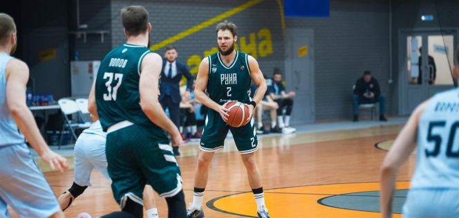 Фрагмент матча "Руна" - "Купол-Родники". Фото: РФБ