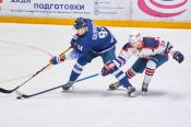 В заключительном матче регулярного первенства ВХЛ «Динамо-Алтай» в серии буллитов обыграло саратовский «Кристалл» - 6:5