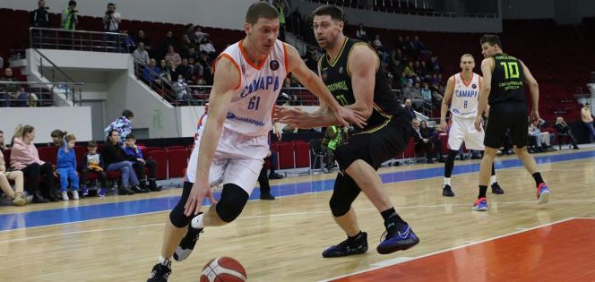 Фрагмент матча "Самара" - "Уралмаш". Фото: РФБ.