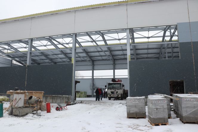 Строящийся ФОК на улице Юрина. Фото: Вадим Вязанцев / Алтайский спорт