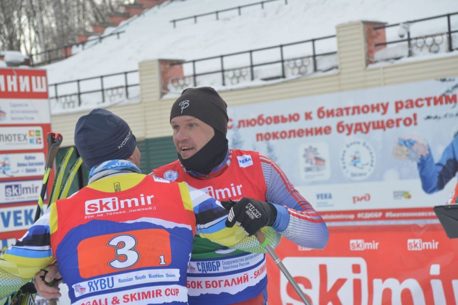 Иван Лыжин на финише тренерской эстафеты. Фото Сергея Корзенникова