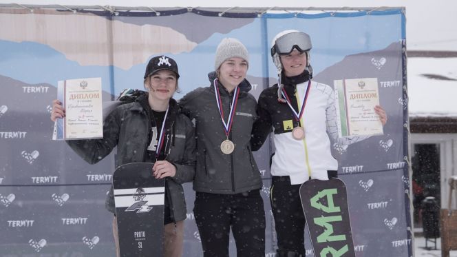 Серебро ко дню рождения! Мария Травиничева из Белокурихи - призёр этапа Кубка России в дисциплине «параллельный слалом»