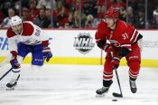 Барнаулец Андрей Свечников достиг отметки в 200 очков в НХЛ в составе "Каролины"