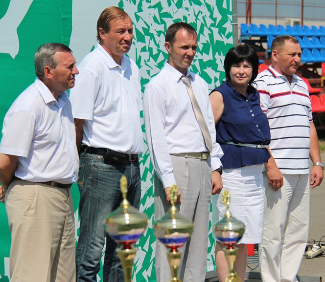 На стадионе Смертина 14 июля состоялось открытие окружного финала всероссийских соревнований «Кожаный мяч». 