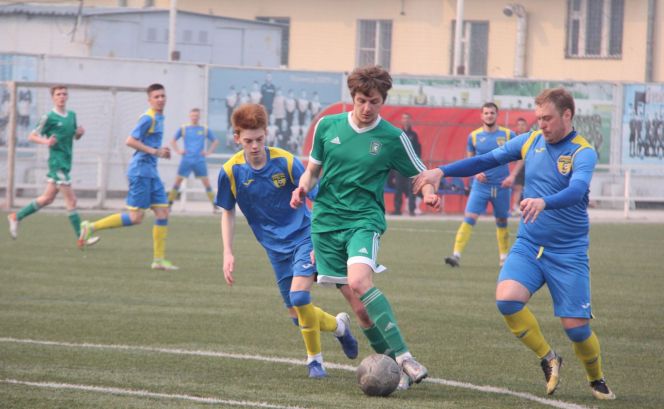 Фрагменты матча "Томь-М" (Томск) - "Строитель" (Бийск). Фото: Александр Чёрный/"Алтайский спорт"