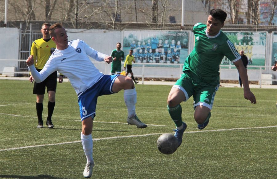 19 апреля 2022 года. Фрагменты финального матча XXI турнира памяти Василия Фомичёва "Новосибирск-М" - "Томь-М". Фото: Александр Чёрный/"Алтайский спорт"