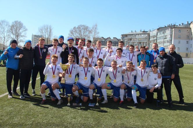 19 апреля 2022 года. Фрагменты финального матча XXI турнира памяти Василия Фомичёва "Новосибирск-М" - "Томь-М". Фото: Александр Чёрный/"Алтайский спорт"