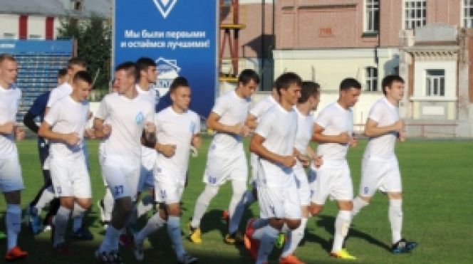 Жить футболом