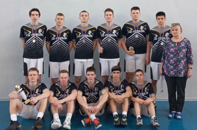 Команда юношей СШ "Победа" стала серебряным призером межрегионального турнира в Омске