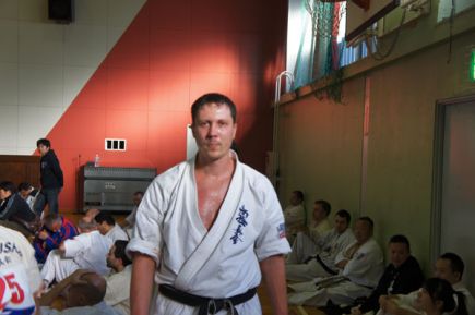 Президент Алтайской краевой федерации шинкиокушинкай каратэ Ярослав Расов сдал в Японии экзамен на третий дан и стал сэнсэем.