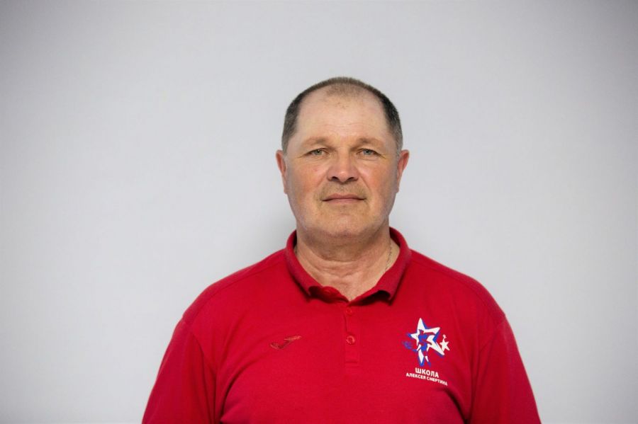 Главный тренер команды "Алтай-2007" Николай Николаевич Копылов